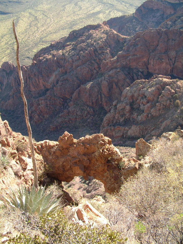 This arch was a well hidden, but was only about 30 meters from our camp.